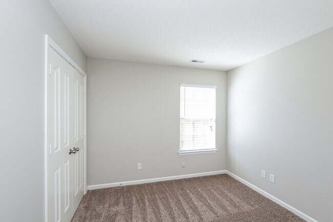 Building Photo - 11412 Northwoods Forest Dr