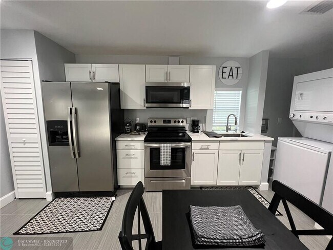 Building Photo - 5300 SW 163rd Ave