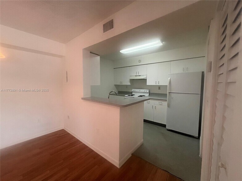 Building Photo - 15201 SW 80th St