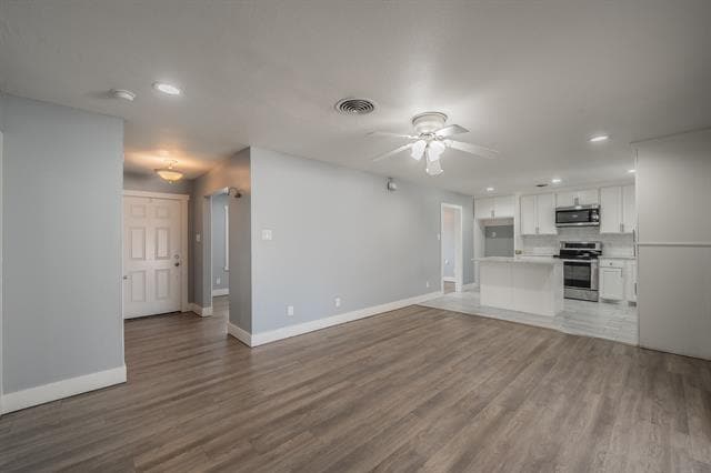 Building Photo - 3612 Dawn Dr