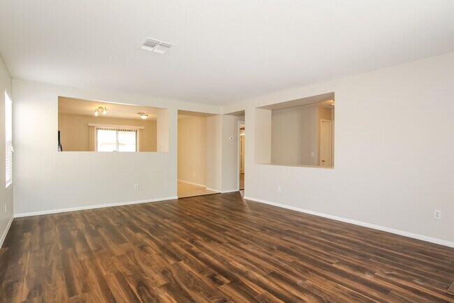 Building Photo - 11815 W Columbine Dr