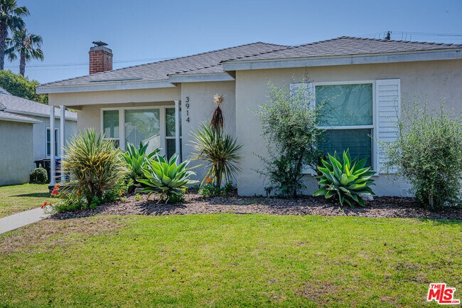 Building Photo - 3914 Somerset Dr