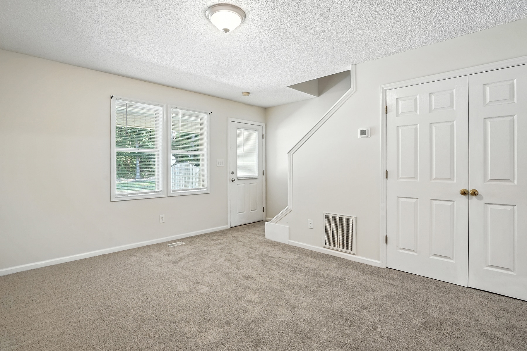 Building Photo - 281 Marshbanks St