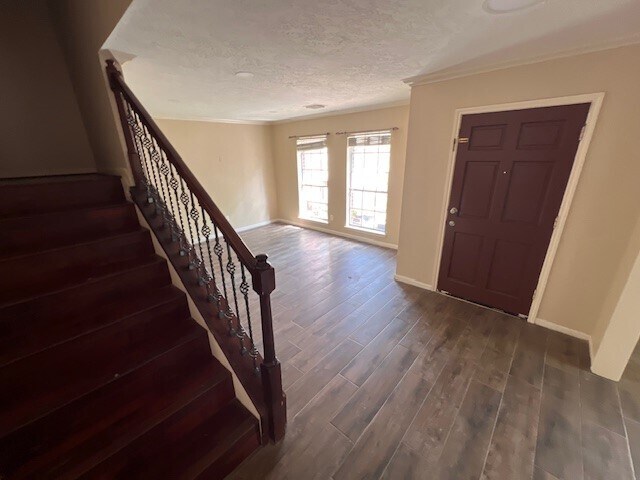 Building Photo - 2602 Cloverfield Ct
