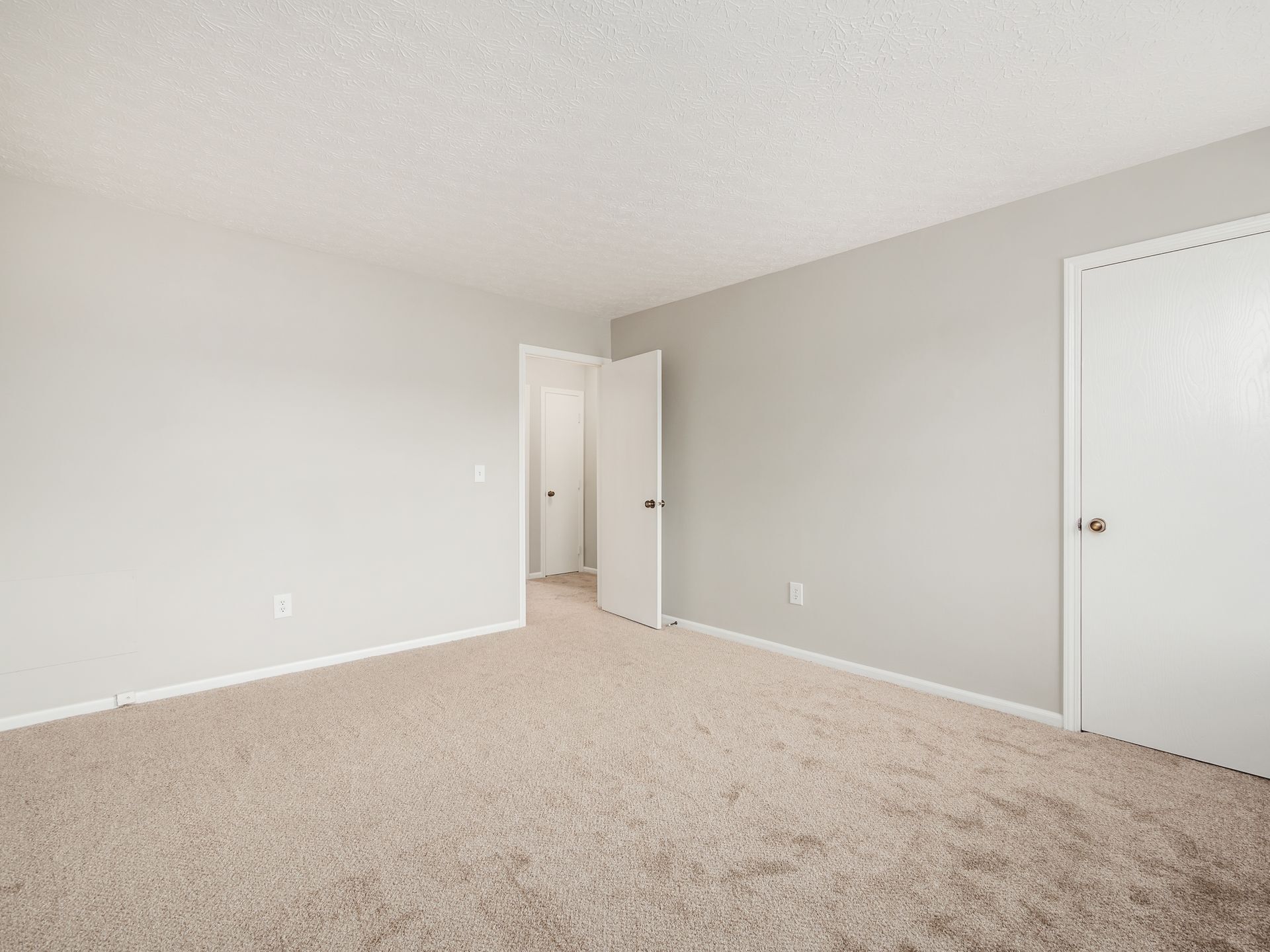 Building Photo - 7754 Deercrest Ct