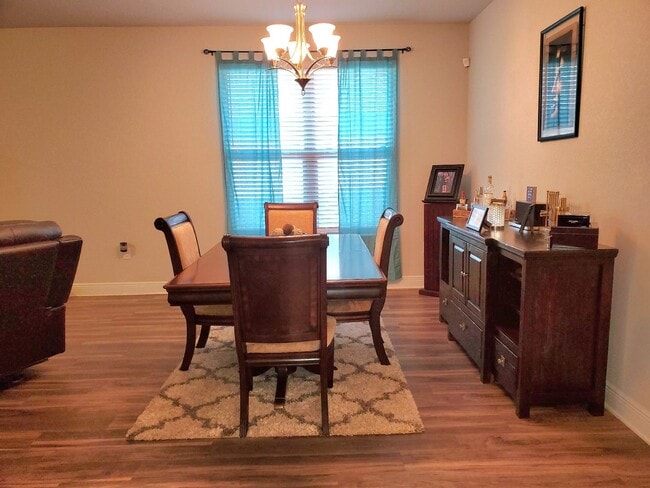 Building Photo - WOW! Incredible 3/2 Open Floor Plan home located in Desired Millview Estates III Subdivision.