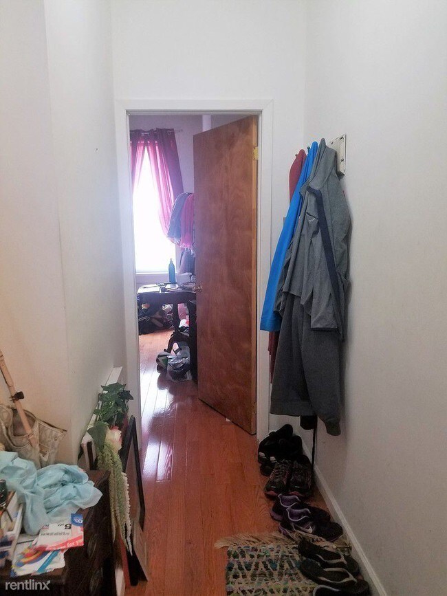 Building Photo - 2 br, 1 bath  - 3085 32nd St