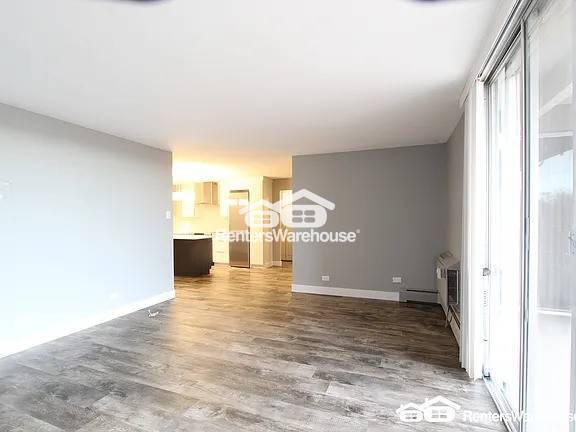 Building Photo - AVAILABLE NOW 1 Bed 1.0 Bath Condo with Sp...