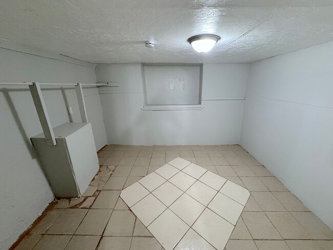 Building Photo - 3512 Clifton Ave