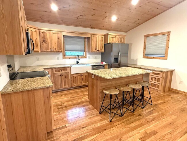 Building Photo - Sandy Gap Cabin