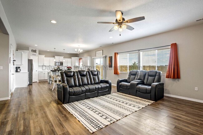 Building Photo - 8747 Bynum Dr