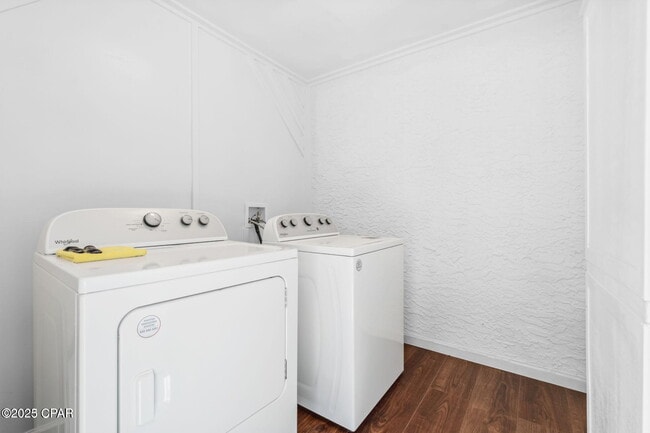 Building Photo - 206 N Arnold Rd