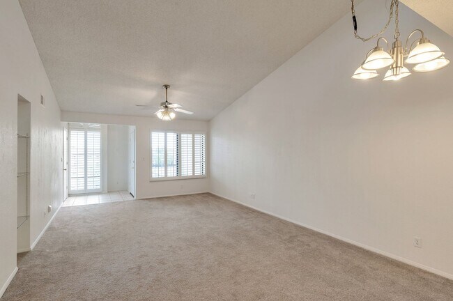 Building Photo - Charming 2 Bedroom, 2 Bathroom in Fountain Hills, AZ