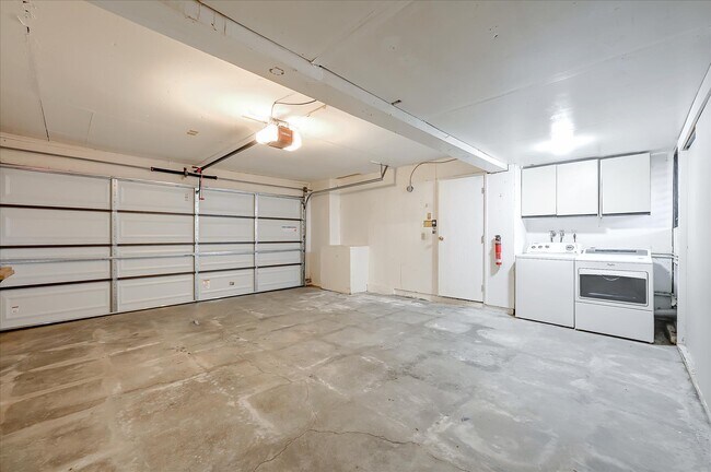Building Photo - 10 Pueblo Dr