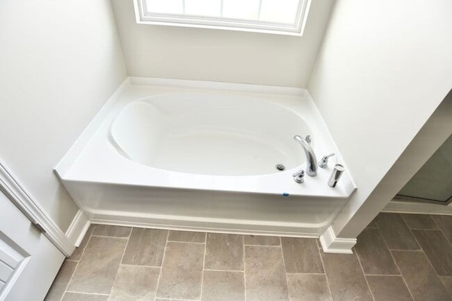 Building Photo - 128 Brasher Dr