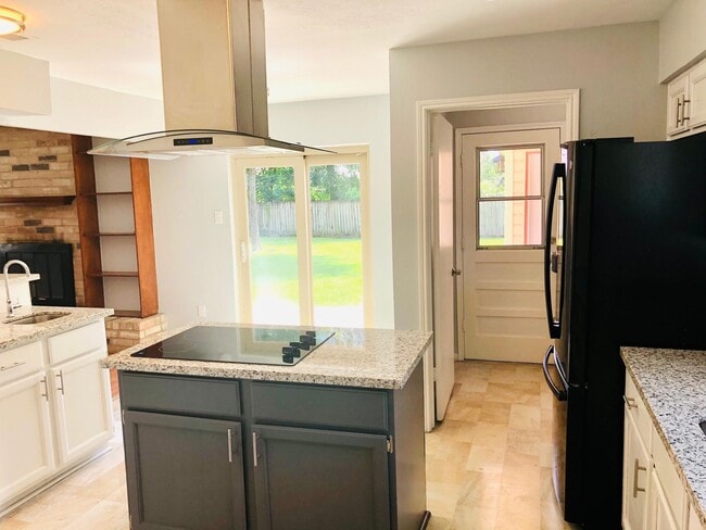 Building Photo - 29021 Cherrywood Ln