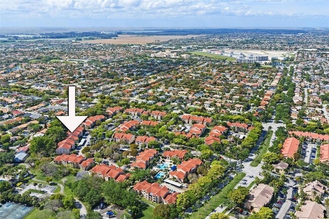 Building Photo - 10610 SW 158th Ct