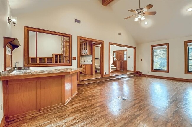 Building Photo - 213 Hurst Creek Rd