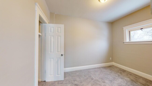 Building Photo - 4500 W 39th St