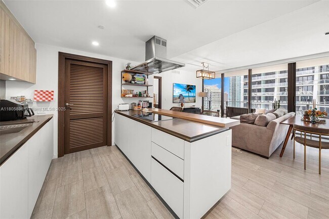 Building Photo - 1000 Brickell Plaza