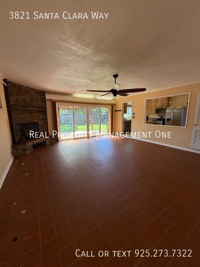 Building Photo - 3821 Santa Clara Way