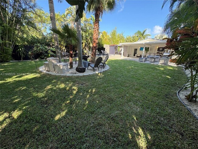 Building Photo - 1205 NE 17th Terrace