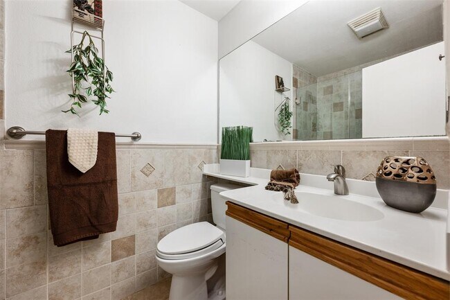 Building Photo - 9504 Quail Village Ln