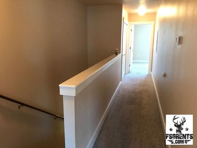 Building Photo - 9938 W Rosecroft Ct