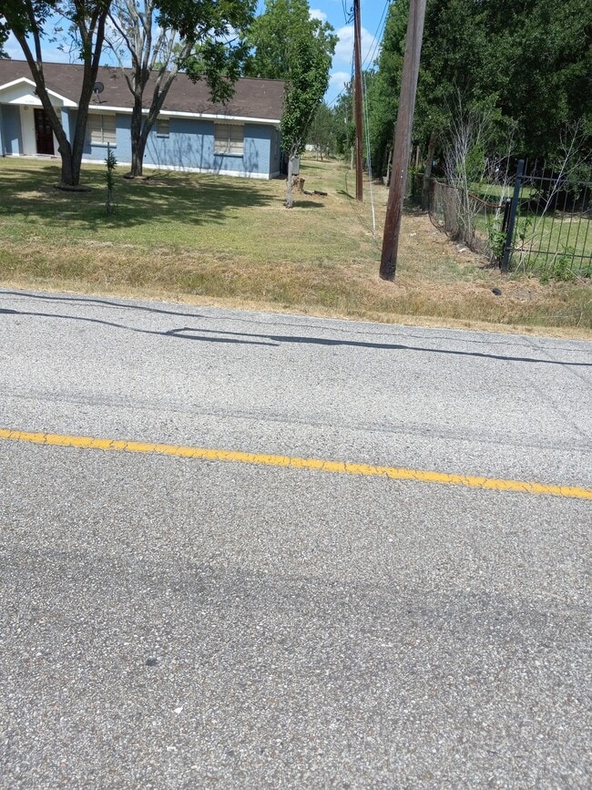 Building Photo - 16900 Wellborne Rd