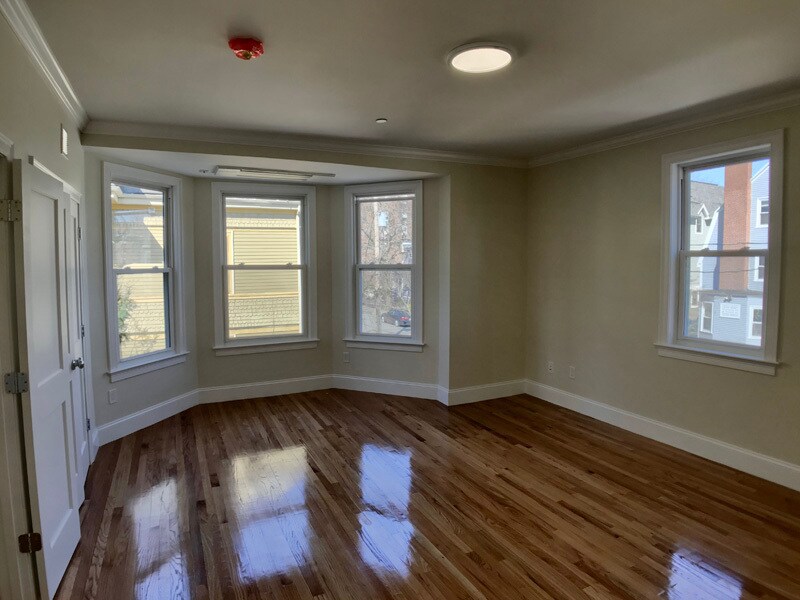 Building Photo - 12 Harris St