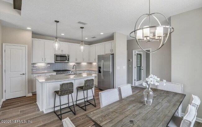 Building Photo - 766 Cherry Elm Dr