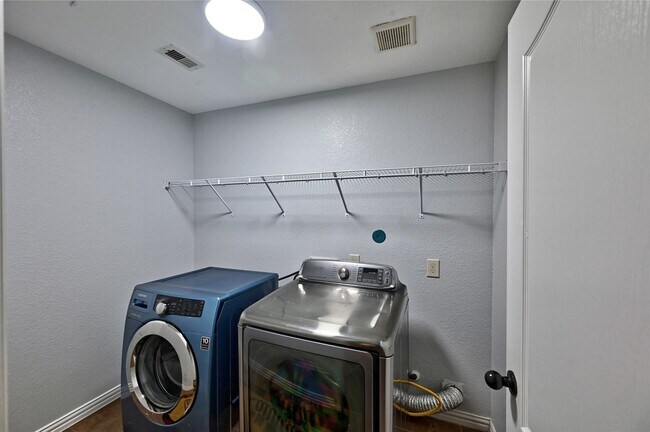 Building Photo - 5418 Brookway Willow Dr