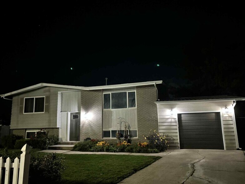 Building Photo - 3814 W Mansfield Cir