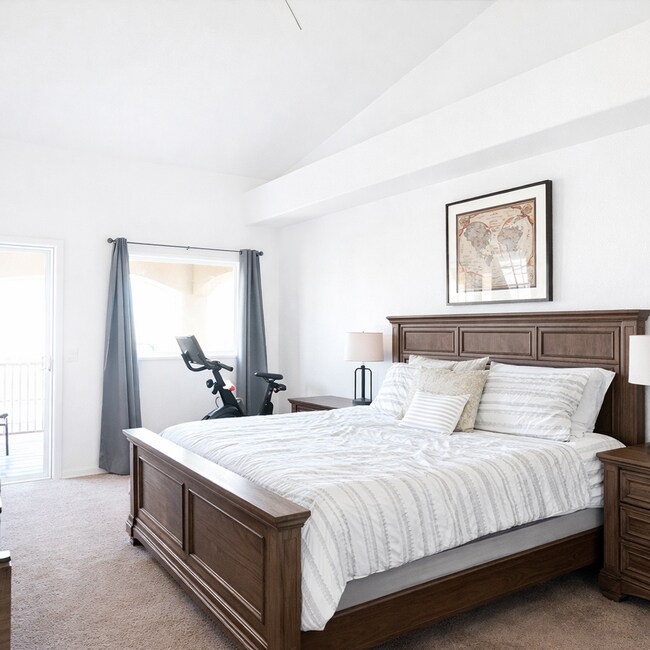 Building Photo - Golf Course Rental Property!