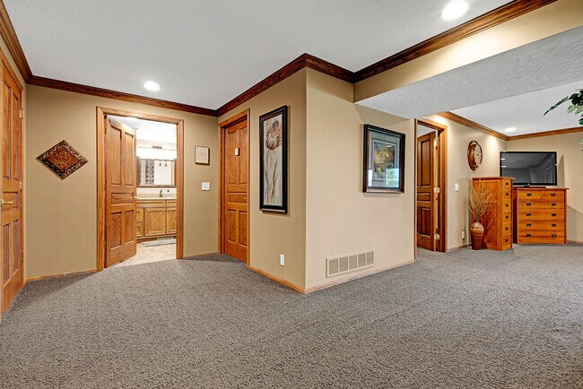 Building Photo - 3050 Clover Way