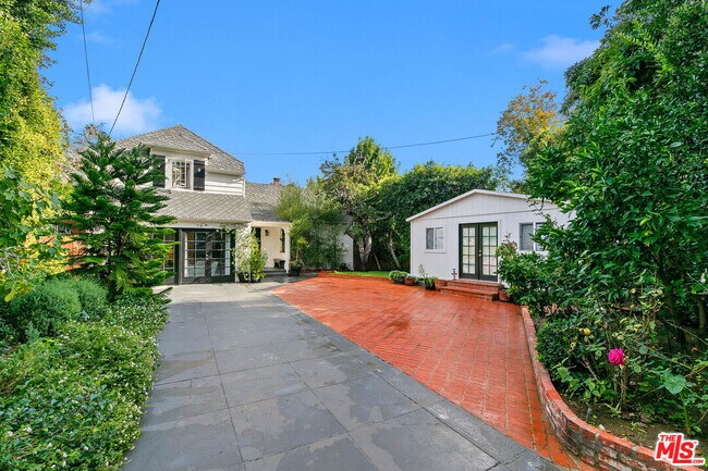 Building Photo - 1760 Nichols Canyon Rd