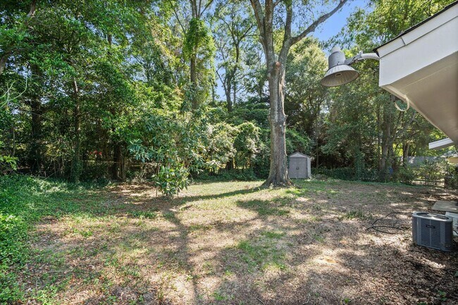 Building Photo - 5516 Brightwood Ln
