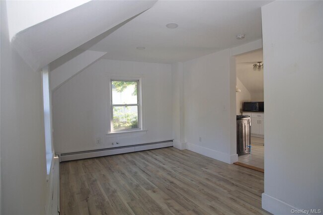 Building Photo - 35 S Lawn Ave