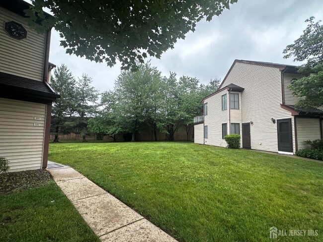 Building Photo - 502 Samuel Ct