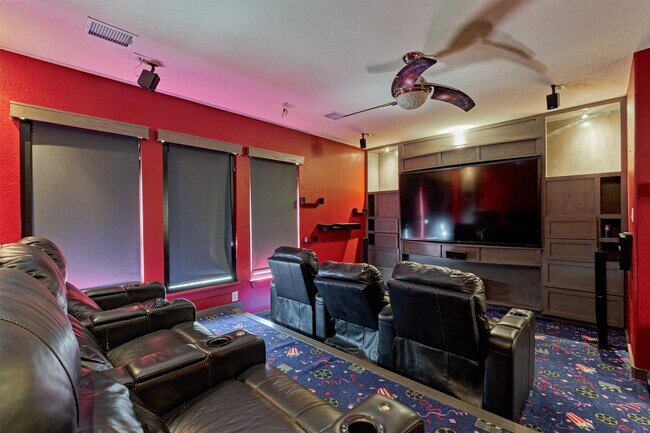 Building Photo - 18 Wyckham Cir