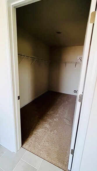 Building Photo - 2139 Cherry Top Dr