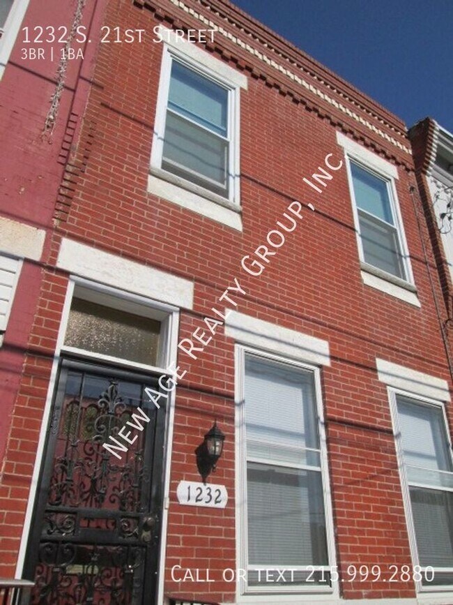 Primary Photo - Spacious 3 bedroom, 1 bathroom house locat...