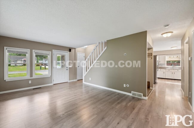 Building Photo - 7044 Springfield Dr