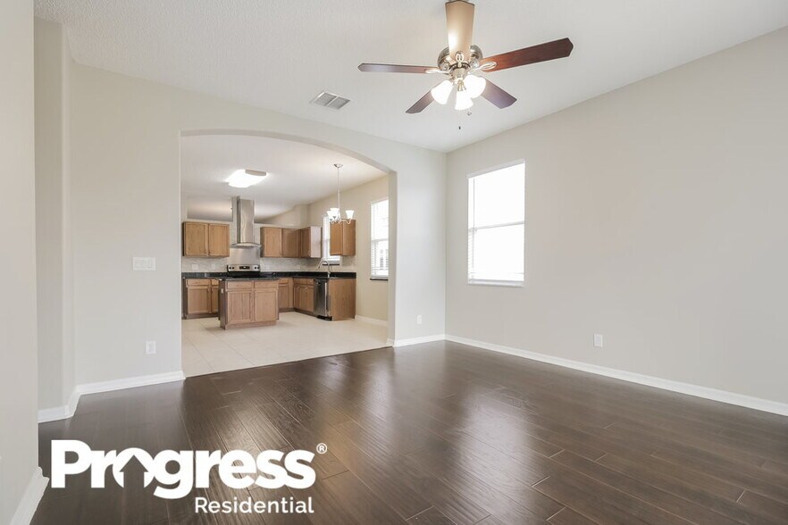 Building Photo - 14742 Stonebriar Way