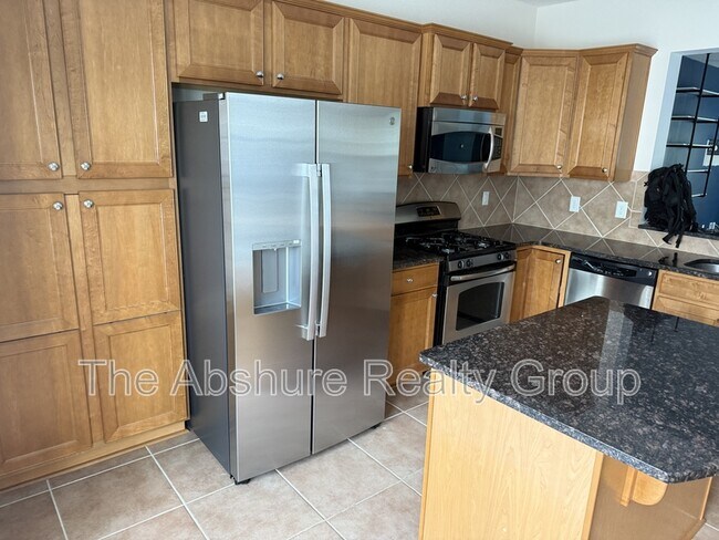 Building Photo - 8611 Macedonia Lake Dr