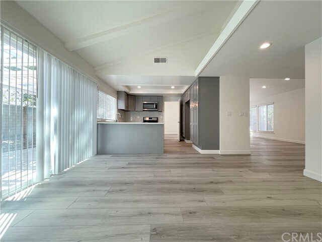 Building Photo - 17152 Northfield Ln