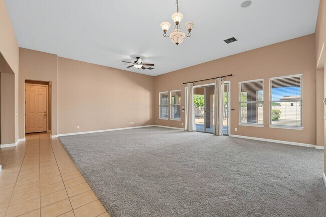 Building Photo - Welcome to this inviting Phoenix Rental - Available!