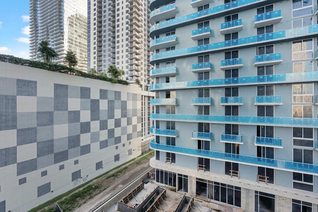 Building Photo - 11 NE 6th St