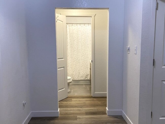 Building Photo - Remodeled Cottage