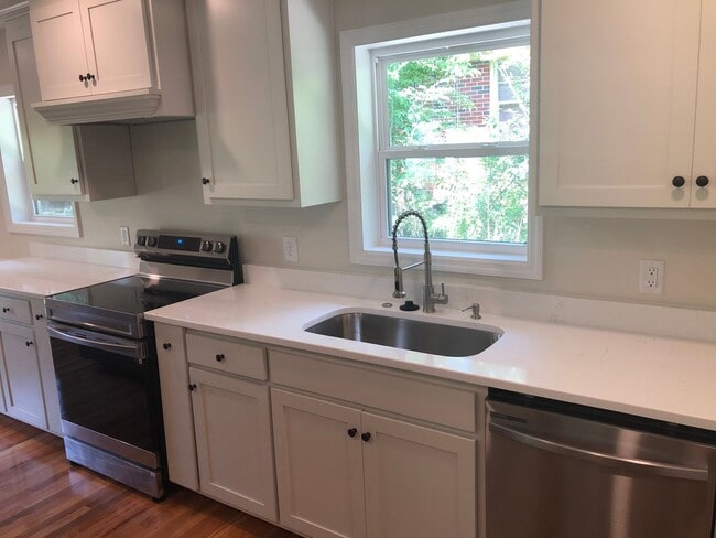 Building Photo - 5524 Rodgers Dr